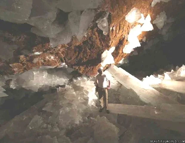 cave-of-the-giant-crystals