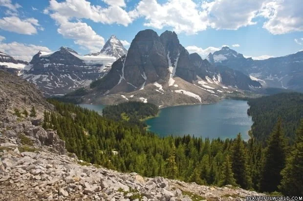 mount-assiniboine-rocky-mountains