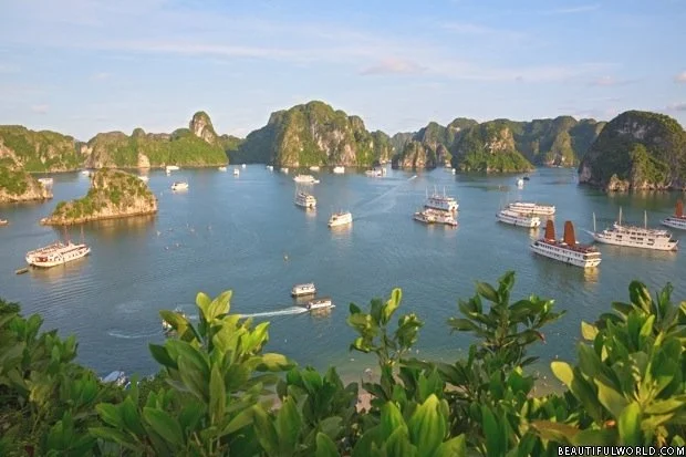 panorama-of-ha-long-bay