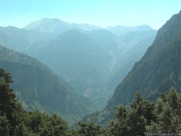 samaria-gorge-crete-greece