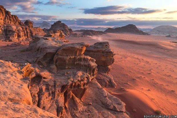 wadi-rum-desert-landscape
